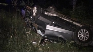 Pri havárii neďaleko Dubnice nad Váhom zomrela žena († 45)