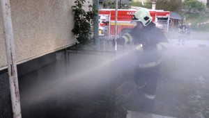 Hustý dym sa valil z pivnice rodinného domu. Majiteľ ho vlastnil len tri dni
