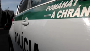 VIDEO: Vodič nabúral do stromov, spolujazdkyňa vyletela z auta