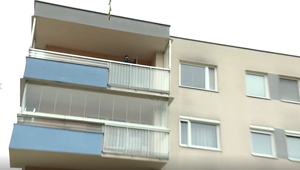 Mŕtvy muž na balkóne bytového domu: Seniora našiel jeho syn