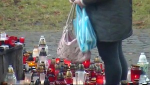 Dôchodcovia v Martine kradli vence a kahance z hrobov