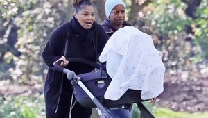 Janet Jackson kočíkuje. Bez manžela...