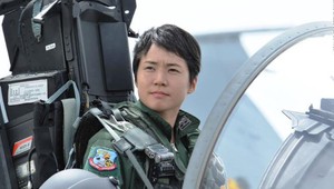 Inšpiroval ju film s Tomom Cruisom. Japonsko má prvú stíhaciu pilotku