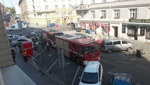 Poštu v Prahe evakuovali. Dôvodom bol pípajúci balíček