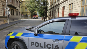 Viaceré politické strany dostali vyhrážky bombovými útokmi. Nahlásili ich na polícii