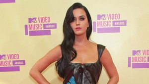 Ostrihaná Katy Perry šokuje: Účes na chlapca a v nose náušnica!