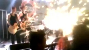 Spevákovi Rammstein revival išlo o život! TAKTO vybuchla na koncerte pyrotechnika