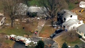 Do domu narazilo lietadlo, zomrelo šesť ľudí