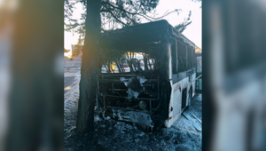 V Detve horel zaparkovaný autobus, škoda presiahla 170-tisíc eur