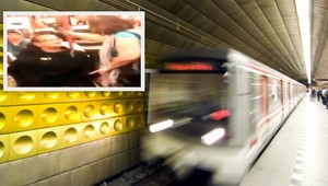 VIDEO. Šialená žena v metre pľula na ľudí a nadávala im