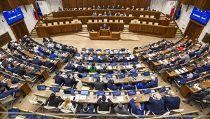 Poslanci sa v utorok vrátia na riadnu schôdzu. Na programe je vyše 120 bodov