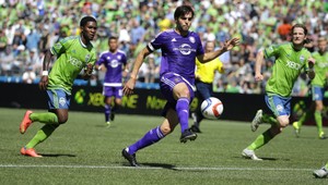 Vychytal super slávneho Kaká! A potom takmer roztrhol spoluhráča ako žabu!