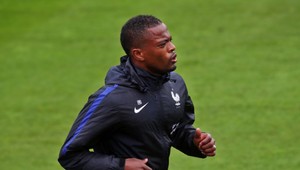 Patrice Evra sa vrátil. Potreboval sa rozohrať pre charitu