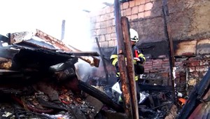 Na východe Slovenska zasahovali hasiči. Tri rodiny zostali bez strechy nad hlavou