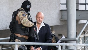 VIDEO: Okresný súd rozhodol, že Pavol Rusko poputuje do väzby. S advokátom podal sťažnosť