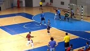 Futsalová extravagancia! Niekto by si zlomil nohu, ale on to dal na pána!