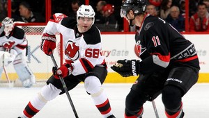 Jágr sa už dotiahol na Yzermana. Ohrozuje Messiera