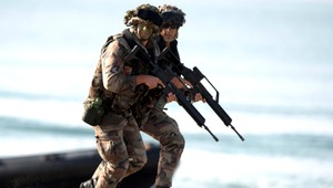 Pozor na podvodníka. Vydáva sa za plukovníka a vojnového veterána