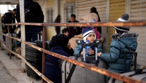 Sýrčania oslavujú víťazstvo. Desiatky tisíc sa zúčastnili prvých modlitieb