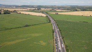 Nehoda na D1: Kamión vrazil do diaľničnej patroly