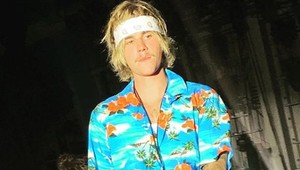 Bieber má depresie. S manželkou to nesúvisí, odkazuje