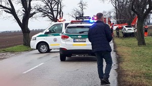 Tragická dopravná nehoda si vyžiadala jednu obeť. Na mieste zasahoval vrtuľník