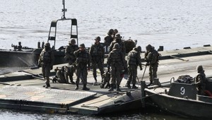 KĽDR: Odpálenie rakiet bolo nácvikom útoku na americké základne