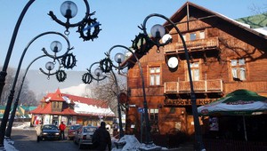 Poľskí dôchodcovia v strachu. Polícia ich pokutuje za chodníky