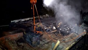 Nočný požiar záhradnej chatky sa skončil tragicky. Hasiči v nej našli mŕtveho muža