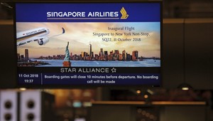 Jedlo s prekvapením. Muž našiel v pokrme na palube lietadla zub