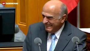 VIDEO: Nekontrolovateľný výbuch smiechu? Financminister sa predviedol