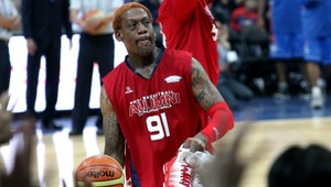 Denis Rodman sa po 42 rokoch stretol s otcom