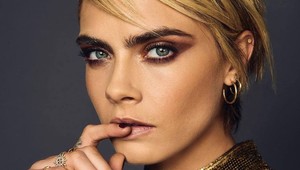 Slávna modelka sa zbláznila. Pozrite si šialené VIDEO