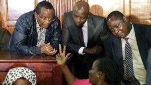 Štátni úradníci musia ísť na detektor lži. Ak neprejdú, vo funkcii končia, povedal prezident