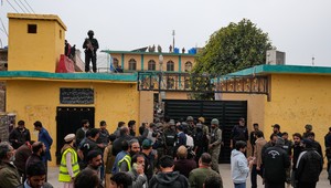 Samovražedný útok v mešite v Islamabade si vyžiadal najmenej 31 mŕtvych