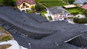 VIDEO: Dedinkou sa prehnala bahnová povodeň