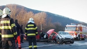 Vážna nehoda dvoch áut: V jednom z nich sedela matka s dieťaťom