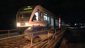 Chlapec si nevšimol vlak, tlačil ho takmer 40 metrov