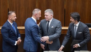 Raši nepôjde s Ficom do Moskvy. Prvú zahraničnú cestu smeruje do Česka