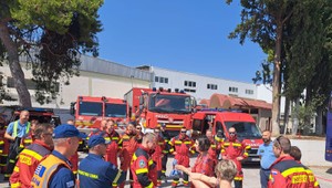 Grécke plamene už hasia aj Slováci. Čeliť musia tropickým teplotám