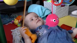 Desiatky známych ľudí sa spojili pre pomoc malej Lívií. Jej zriedkavej chorobe pomôže liečba v USA