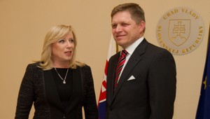 Fico sa zmieril s Radičovou, na súde si podali ruky