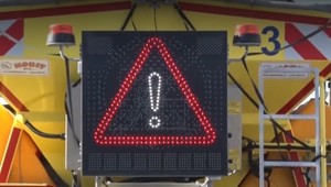 Pre cestárov sa oficiálne začala zimná sezóna. TV JOJ zisťovala, ako sú na frekventovanú R1 pripravení