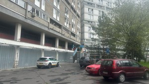Tragédia v Bratislave: Dieťa vypadlo zo 7. poschodia
