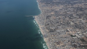 Netanjahu chce dobyť Gazu. Svet sa Izraelu obracia chrbtom