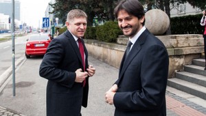 Fico ide na summit V4, stretne sa s Merkelovou a Hollandom