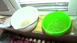 Búrky vytopili celú nitriansku bytovku. Voda tiekla prúdom od hora až dole