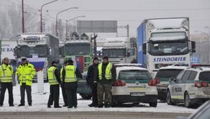 Kamióny zablokovali výjazd na Brezno