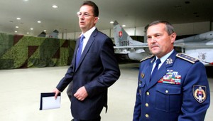 Zemetrasenie v armáde, jej najdôležitejší muž končí