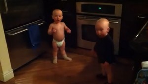 Batoľatá časť druhá. O čom sa podľa vás rozprávajú teraz?